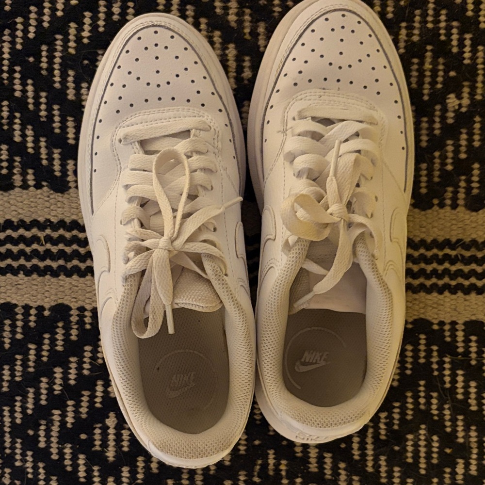 Nike women’s White Low-Top Leather Sneakers
